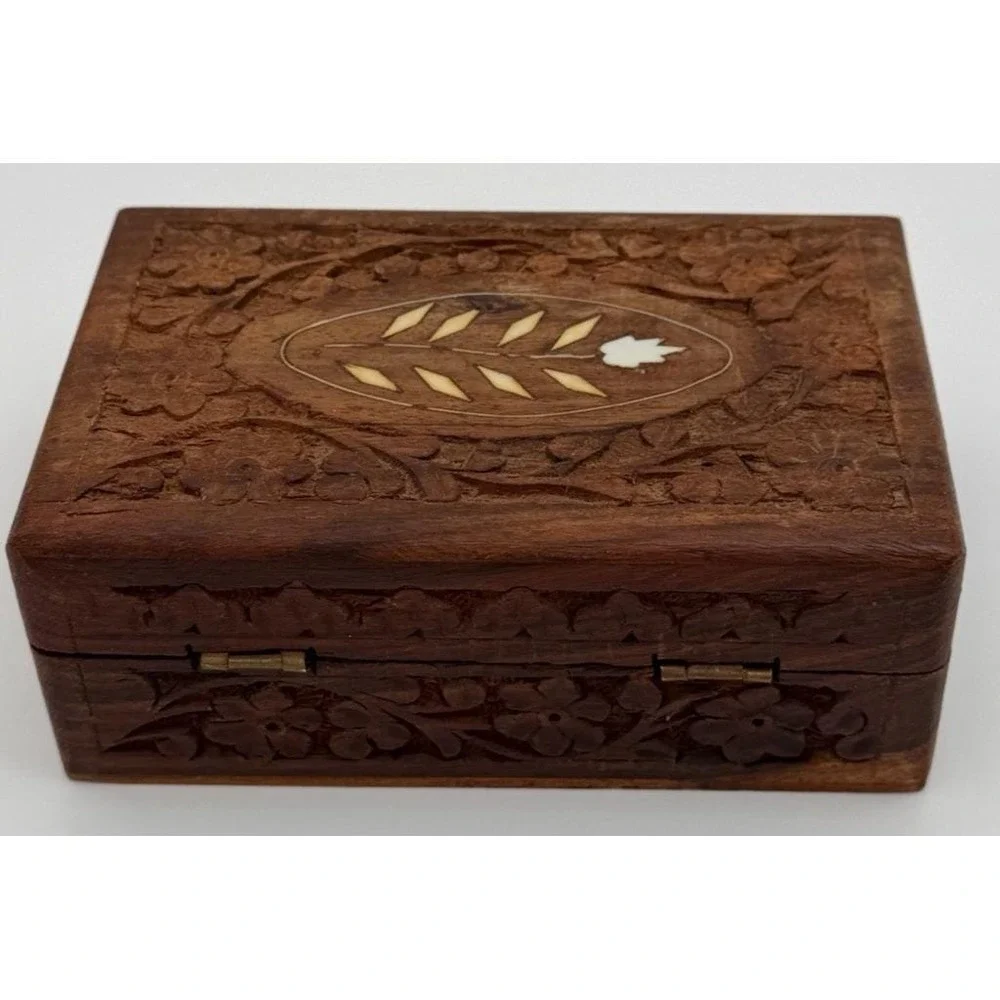 Unbranded hand carved